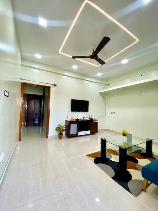 1bhk Ac Service 202 Apartment