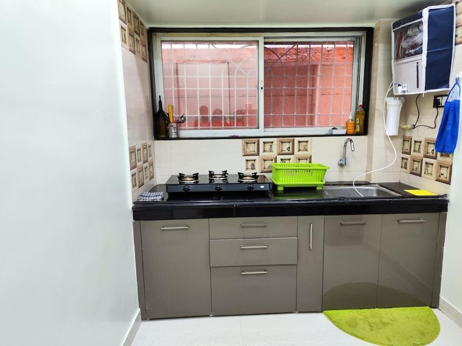 Apartment 1bhk Ac Service 202 *