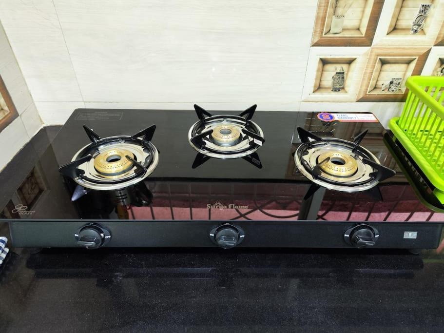 1bhk Ac Service 202 * Pune