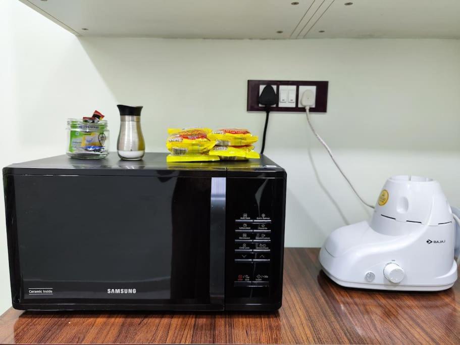 Apartment 1bhk Ac Service 202 Pune