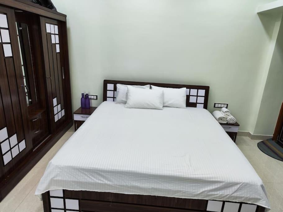 1bhk Ac Service 202 Apartment
