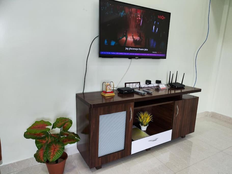 1bhk Ac Service 202 Apartment