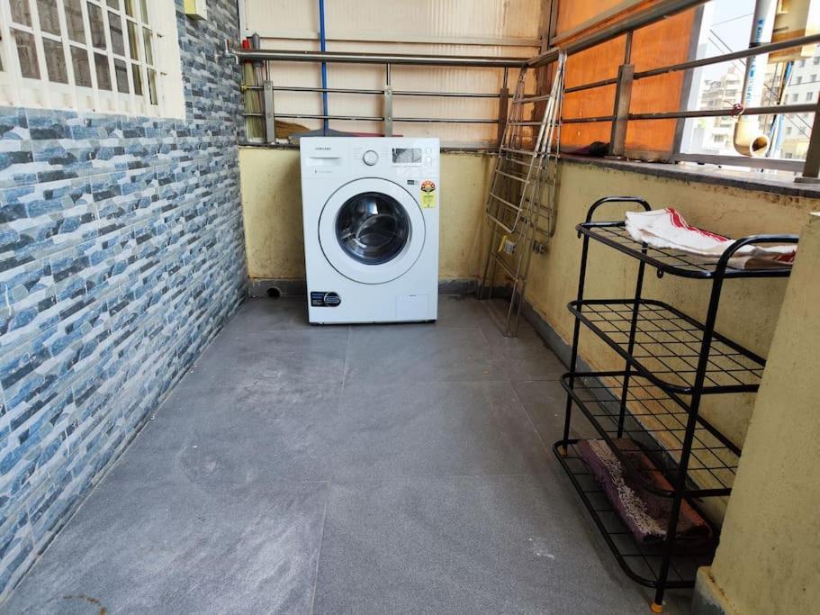 1bhk Ac Service 202 * Pune