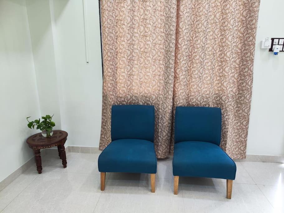 Apartment 1bhk Ac Service 202