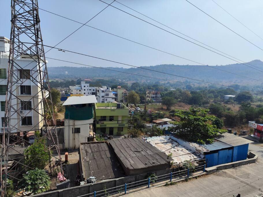 Apartment 1bhk Ac Service 202 *