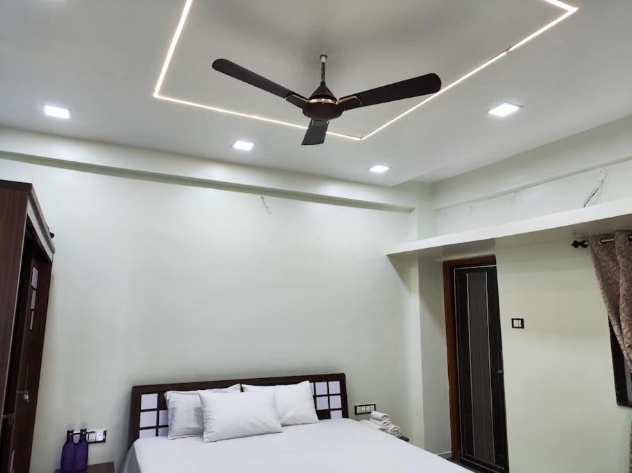 1bhk Ac Service 202 Apartment