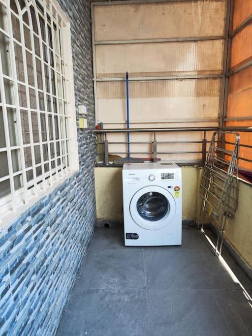 Apartment 1bhk Ac Service 202 *